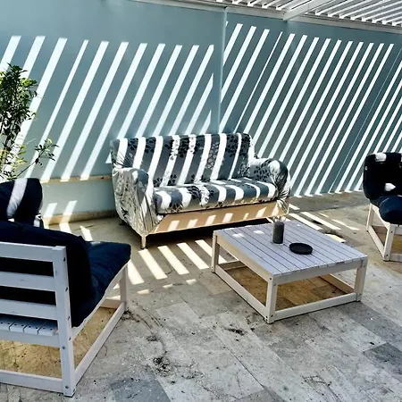 Nora Rech La Pergola Apartment